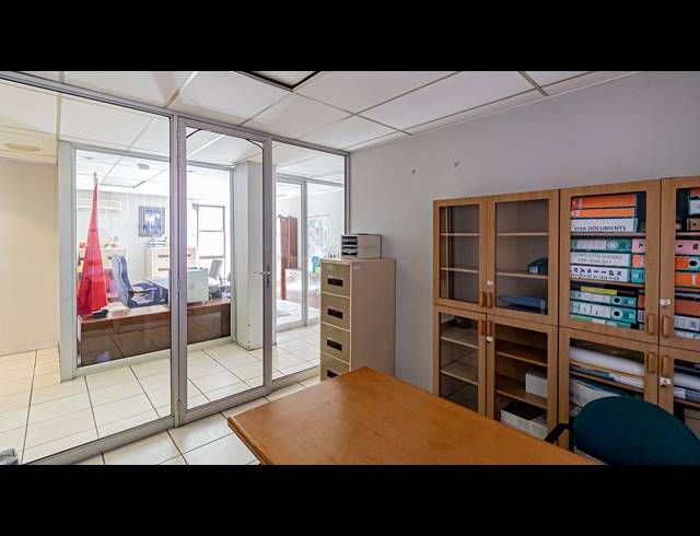 2,278M² OFFICE FOR SALE IN FERNDALE
